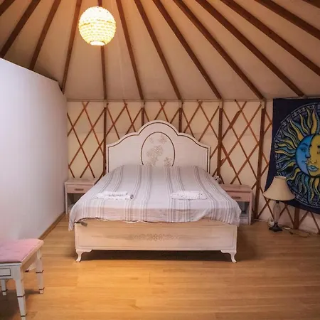 キャンプ場 Yol Glamping *